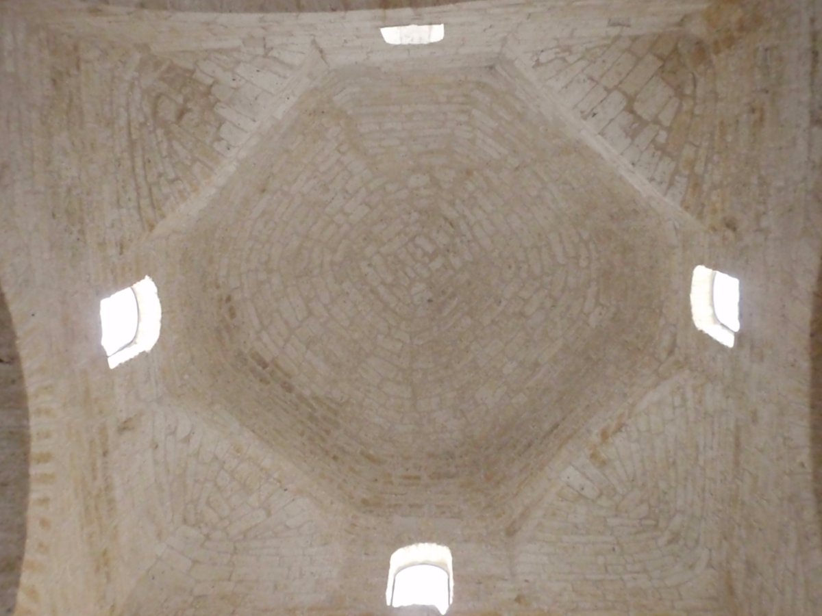 cylromanica's tweet image. Ermita de la Anunciada. Urueña #Valladolid  
Una delicia del románico castellano construida en estilo lombardo, mas propio de Aragón o Cataluña. 
Su origen se remonta a un cenobio mozárabe reconvertido a finales XI en este bello templo.