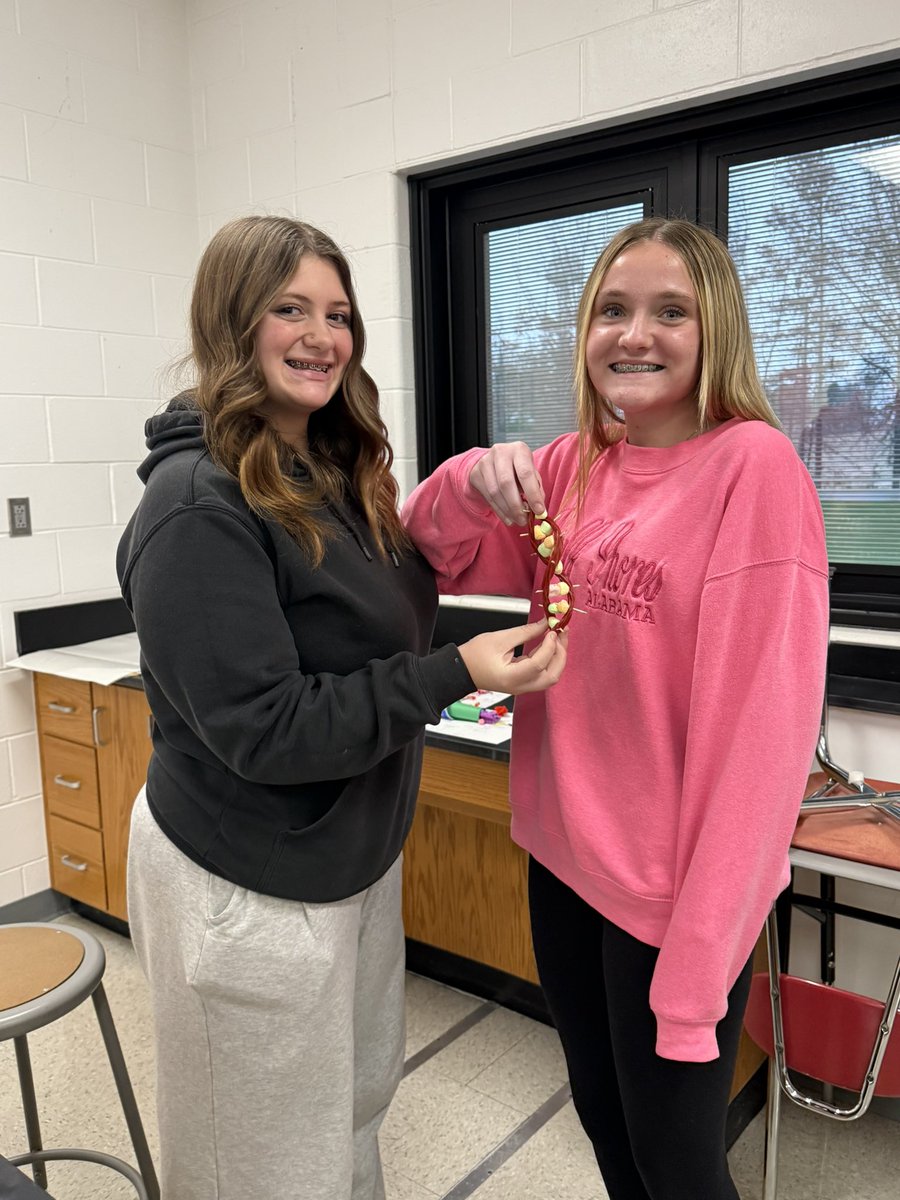 General Biology made candy DNA molecules and modeled the process of DNA replication.