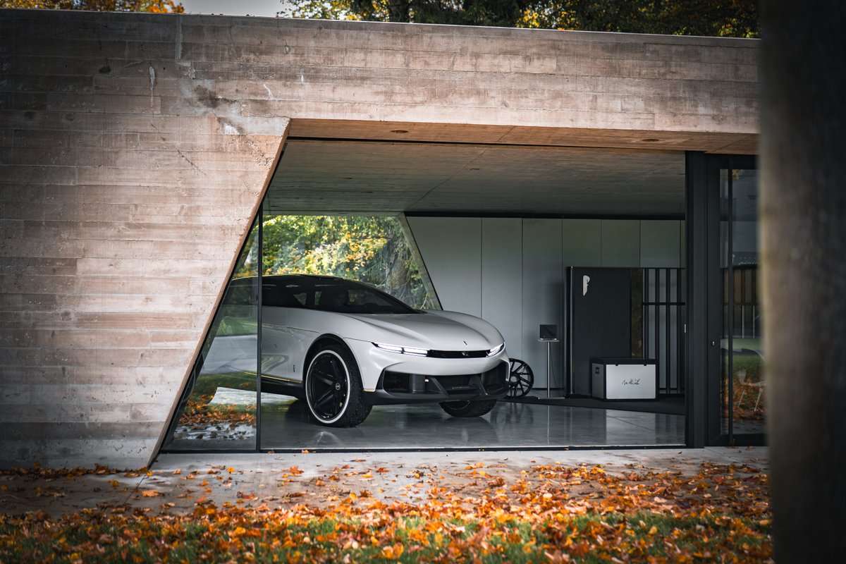 AutomobiliPinin's tweet image. The #PuraVision design concept - Automobili Pininfarina’s pure-electric e-LUV - is now on display at the #Galleria in Čeladná. Influenced by the PURA philosophy, it previews the brand’s #futuredesign direction in the calm setting of the #Beskydy Mountains.