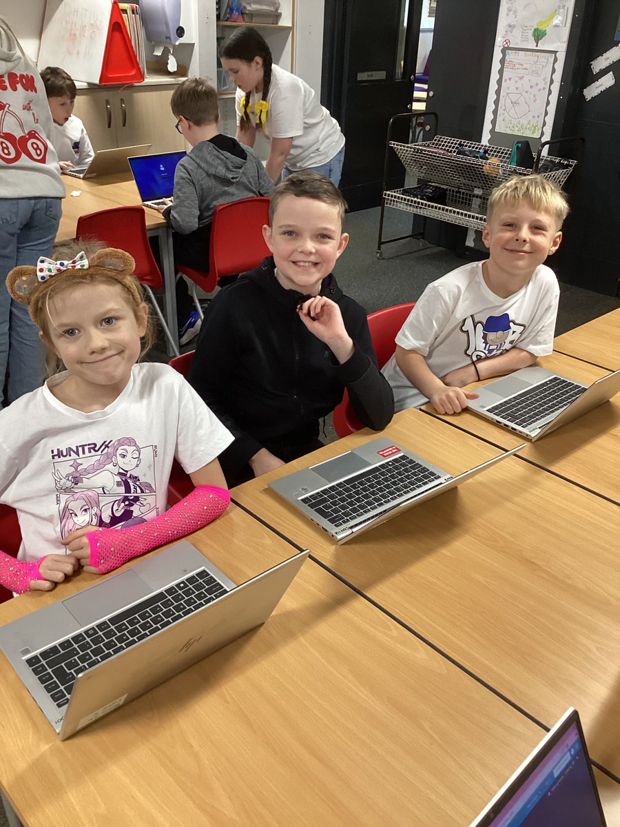 Westfield_PS's tweet image. Our Digital Leaders are offering a lunchtime coding club and have been independent and responsible in leading the learning 💻