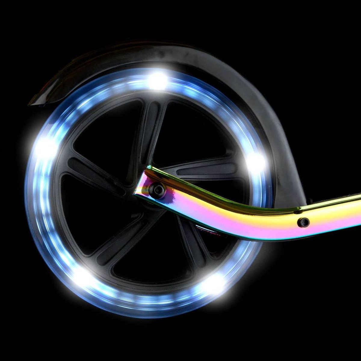 microscooters's tweet image. Watch your wheels 👀If they’re not spinning freely, it’s time for new ones. We’ve got you. Swapping them is at easy with Micro spare parts and our handy how to videos #RepairDontReplace #MicroTips