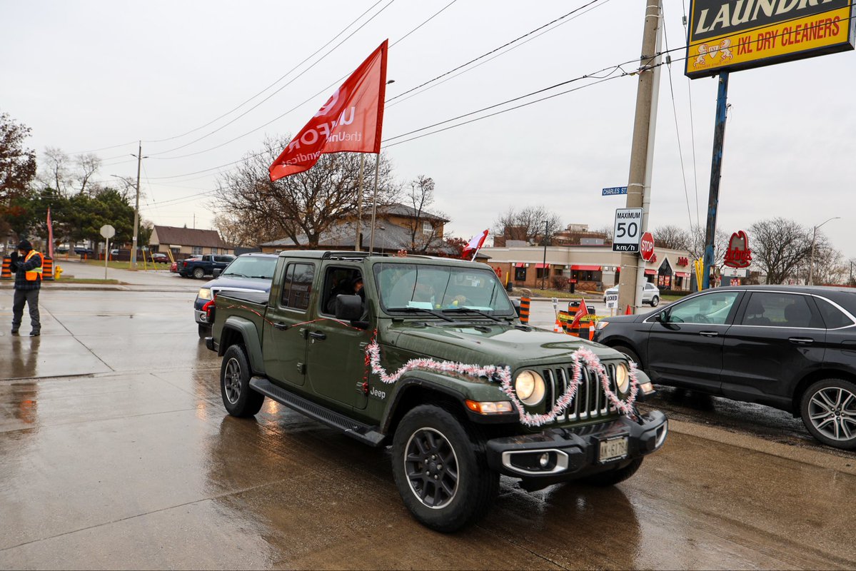 UniforTheUnion's tweet image. Locked-out Local 195 members at Titan Tool &amp;amp; Die marked 100 days with a city-wide caravan that sent a clear message: workers are united, strong, and not backing down. This fight is about respect, fair bargaining, and protecting good jobs in our community.  #canlab #cdnpoli