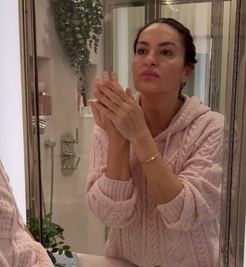 EO_Supremacy's tweet image. She&apos;s so perfect, Baldy would die instantly