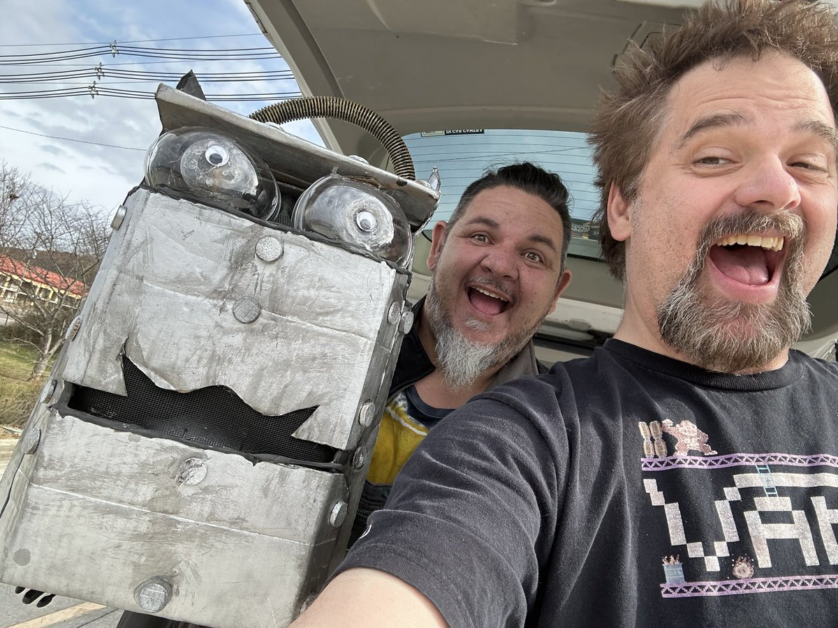 Funkmaster__V's tweet image. Jason Godsey created Fritz so we could kick his ass later tonight. He is an east Tennessee prop maker and he does a great job. Look him up on Facebook and watch “Showdown in Secret City”  on streaming soon. #Comedy #Scifi #Robots #OakRidge #AI #BadAI #Evil.