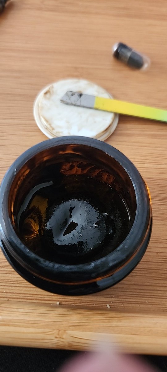 When you think you have pretty good functional knowledge, but then you get RSO in a jar... thankies <a href="/PhyreOils/">PHYRE OILS</a> for dealing with my stoopid 🤪💚🫶