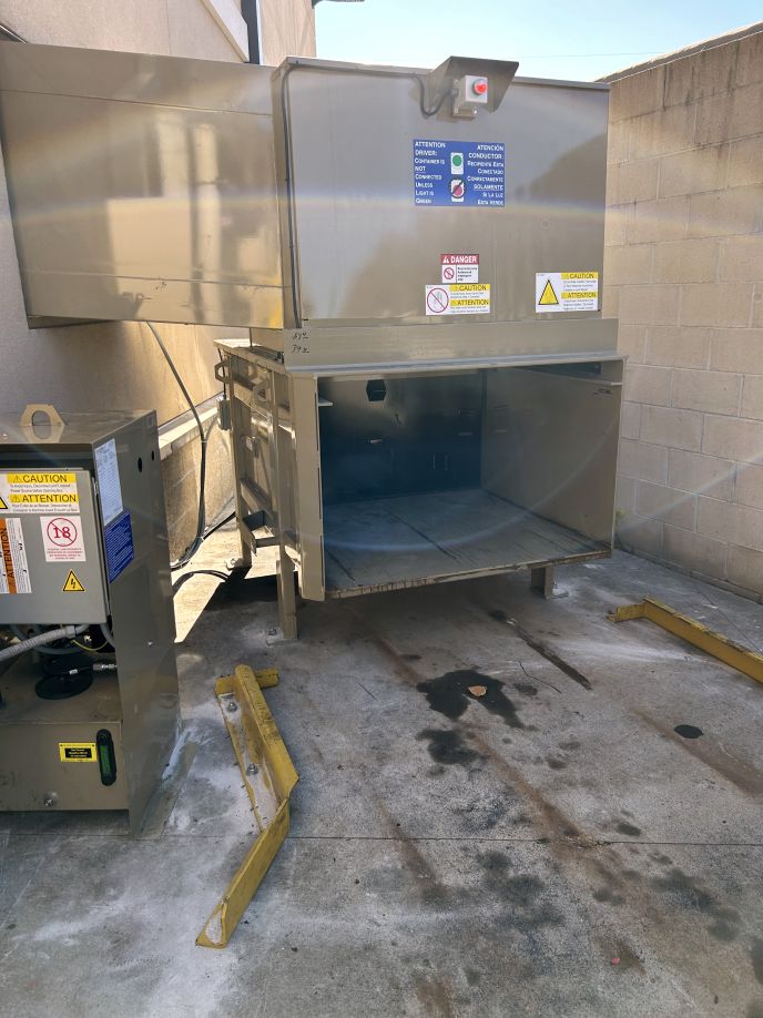 recycleharmony's tweet image. Sustainability isn’t just happening on the coasts — it’s thriving right here in the heartland.

Harmony just completed two new C100 compactors installs in Topeka, KS and Independence, MO

Proud to support investing in cleaner, smarter waste solutions. 

#recycleharmony