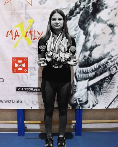 Another heartbreaking loss for Ukrainian sports 💔

A russian missile killed 17-year-old Karyna Bakhur in Berestyn, Kharkiv region, during a russian attack in the night of November 18.

Karyna was Ukrainian and European champion in kickboxing and Cossack dueling. On November 19,