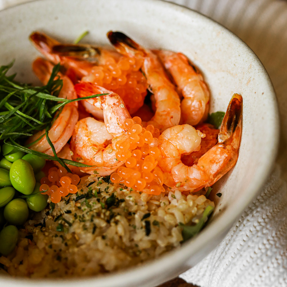 spherificator's tweet image. Shrimp, rice, and veggies get a citrusy surprise with zesty yuzu pearls made using spherification magic! 🍤🍚 #ShrimpBowl #YuzuPearls #Spherificator #TheSpherificator #Spherification #MolecularGastronomy #PokeBowlVibes #SeafoodLovers #AsianFusion #GourmetAtHome