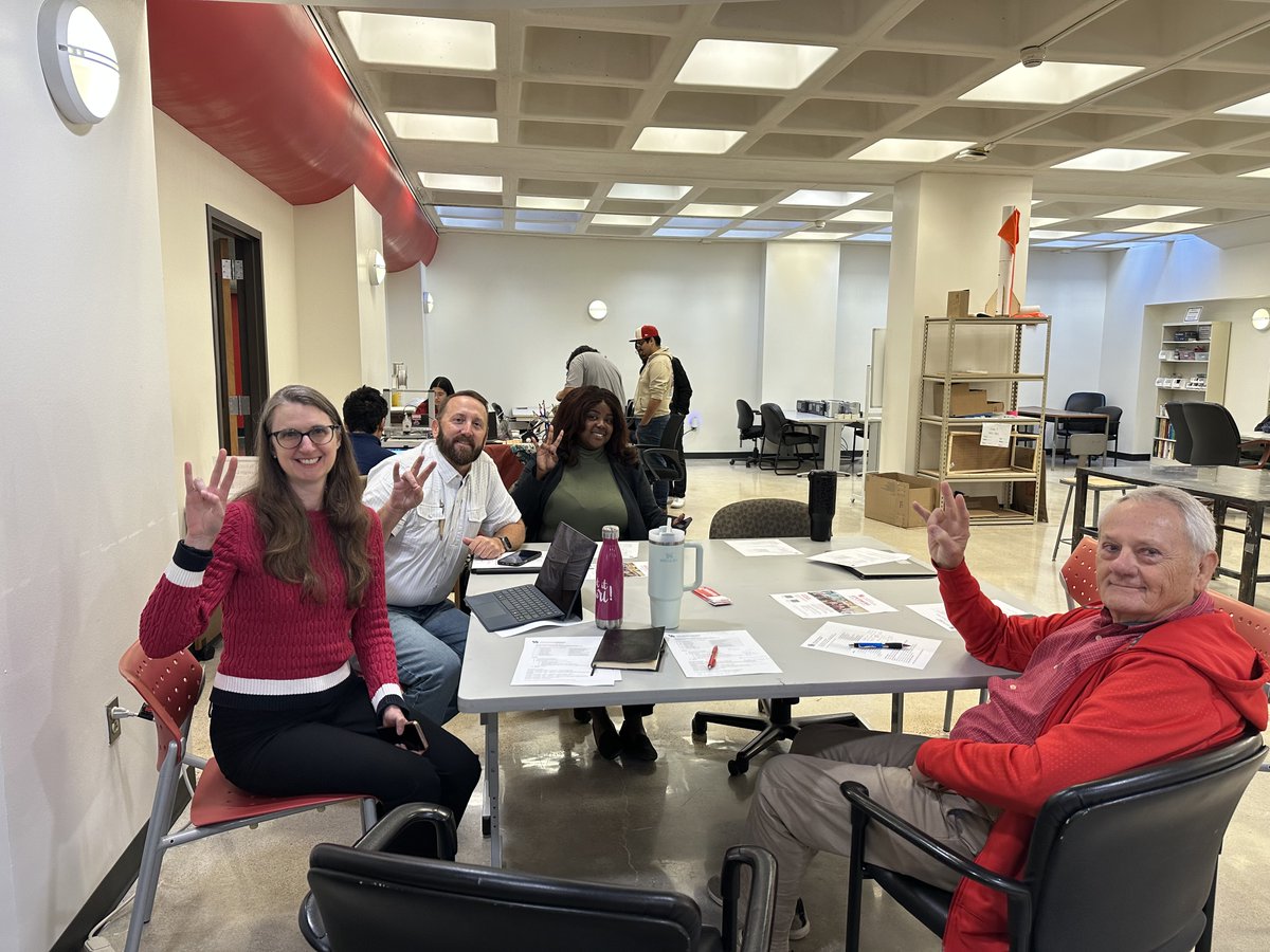 UHEngineering's tweet image. Hosted at the Create @UH Lab. Dr. Jami Kovach gave  UH Energy Industry Crawfish Boil committee members an up-close look at how they are preparing students for career success.
 
Tap the link to become a sponsor or secure your tickets today!
fundraise.givesmart.com/form/8yjkzQ?vi…