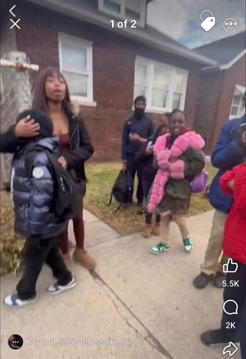 shelovesmyhairr's tweet image. &amp;amp; i want that lil bitch wit the flamingo coat first 💯💯💯