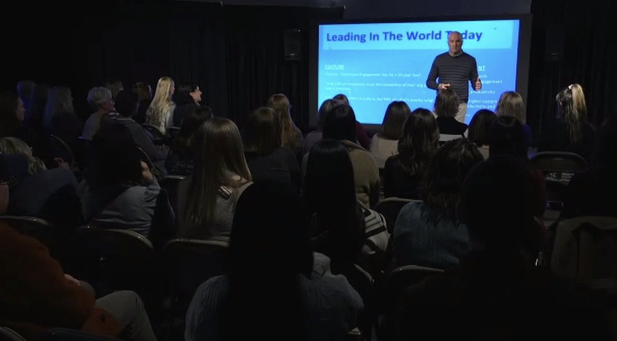 Ronbrogers's tweet image. Jason Barger - #Keynote  &quot;The best leaders, teams and organizations breathe good oxygen into themselves and those around them&quot;.  #OCALICON2025