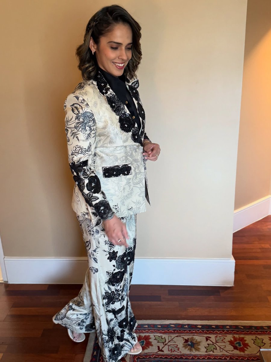 Weekendvibes_'s tweet image. Saina Nehwal 🤍🖤

#Saina #SainaNehwal