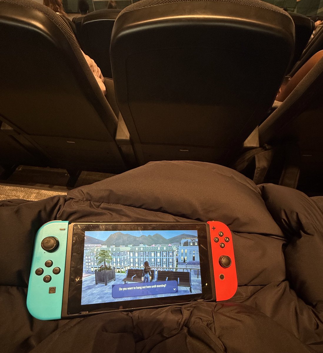 Anyone else shiny hunting absol rn during class