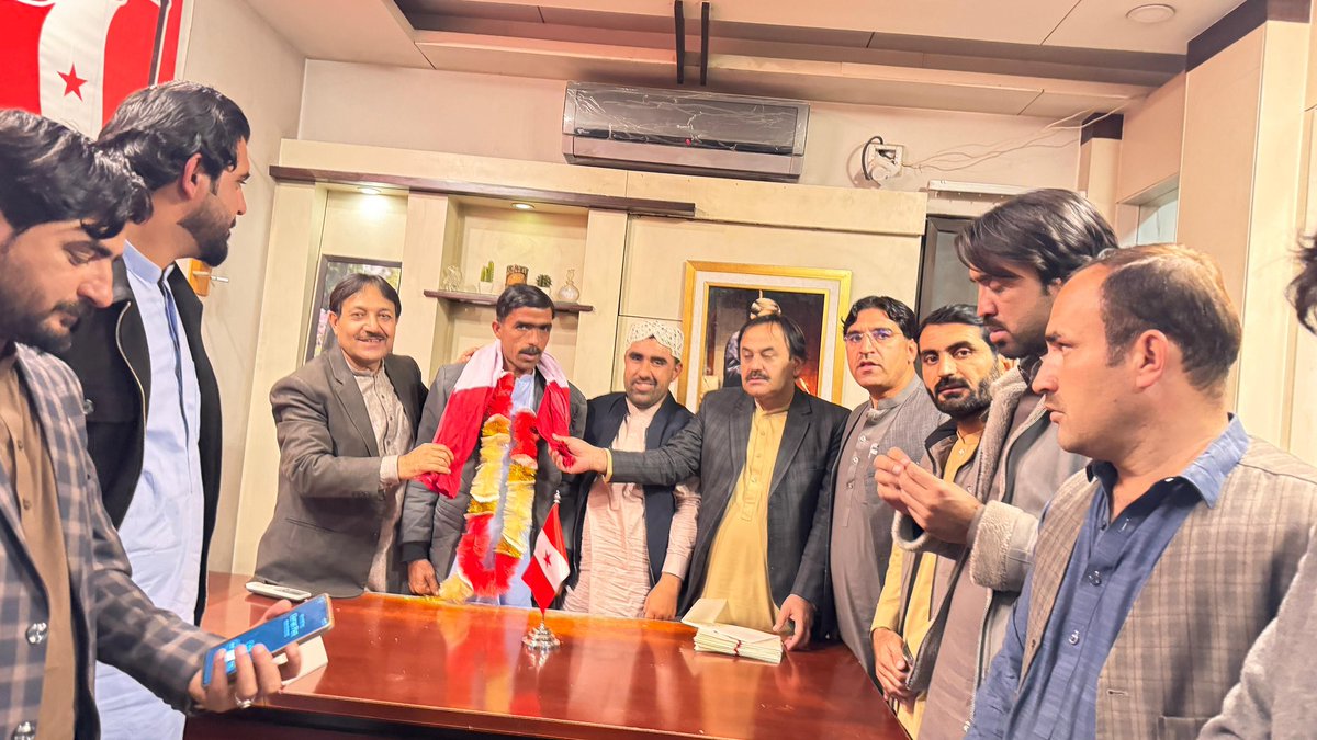 ZayraiPKNAP's tweet image. کوټه  شمولیت غونډه ،، د عالمو علاقای یونټ سره مربوط آصف مېنګل او د ده ګڼ شمېر ملکرو نن د پښتونخوا نېشنل عوامی پارټې په مرکزې سیکټریټ کښې په باقاعده توګه په پښتونخوا نیپ کی  د شمولیت اعلان وکې