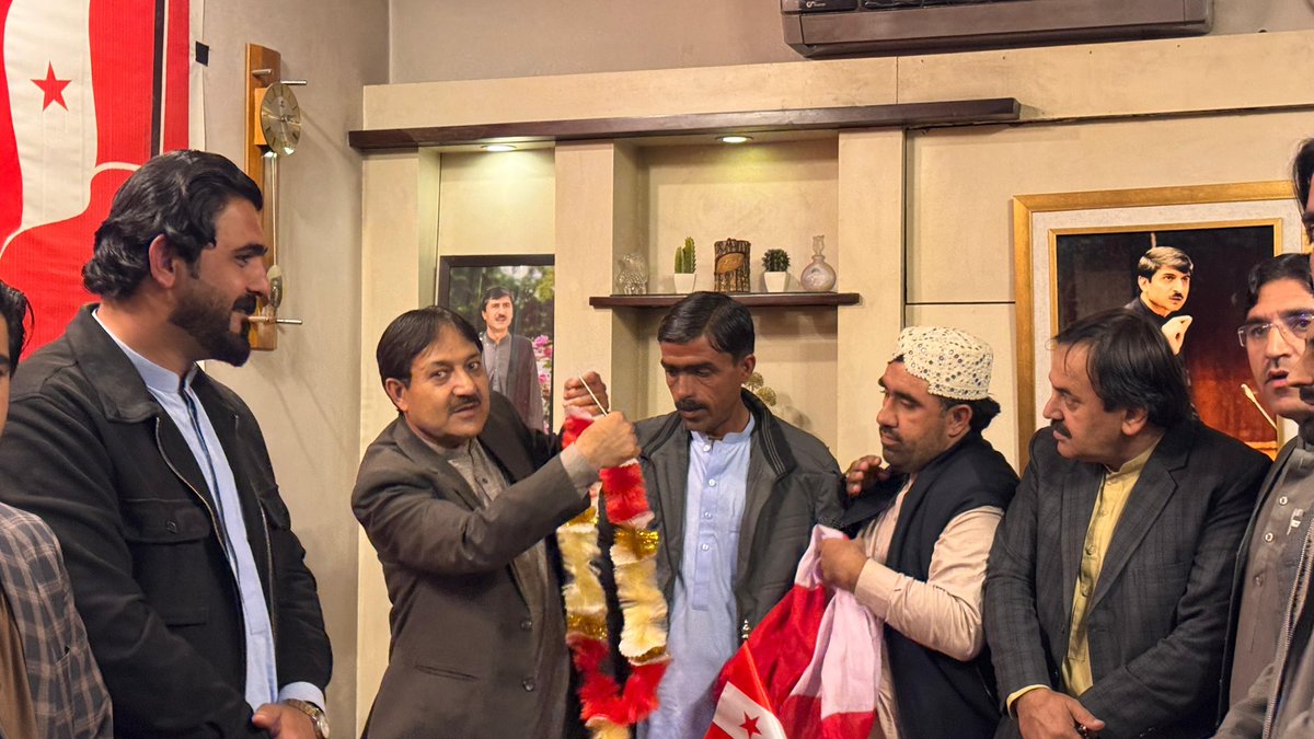 ZayraiPKNAP's tweet image. کوټه  شمولیت غونډه ،، د عالمو علاقای یونټ سره مربوط آصف مېنګل او د ده ګڼ شمېر ملکرو نن د پښتونخوا نېشنل عوامی پارټې په مرکزې سیکټریټ کښې په باقاعده توګه په پښتونخوا نیپ کی  د شمولیت اعلان وکې