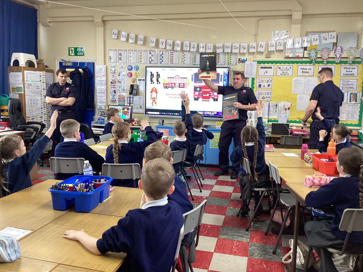 HolyChildPSBel's tweet image. 🚒 Springfield Road Fire Service visited P5 recently to help them learn about the common causes of a fire and how to stay safe in the event of a fire. 
Thank you for the fire safety packs they can use to talk to about fire safety at home👨🏽‍🚒👩🏻‍🚒 
@NIFRSOFFICIAL #SharingCaringLearning