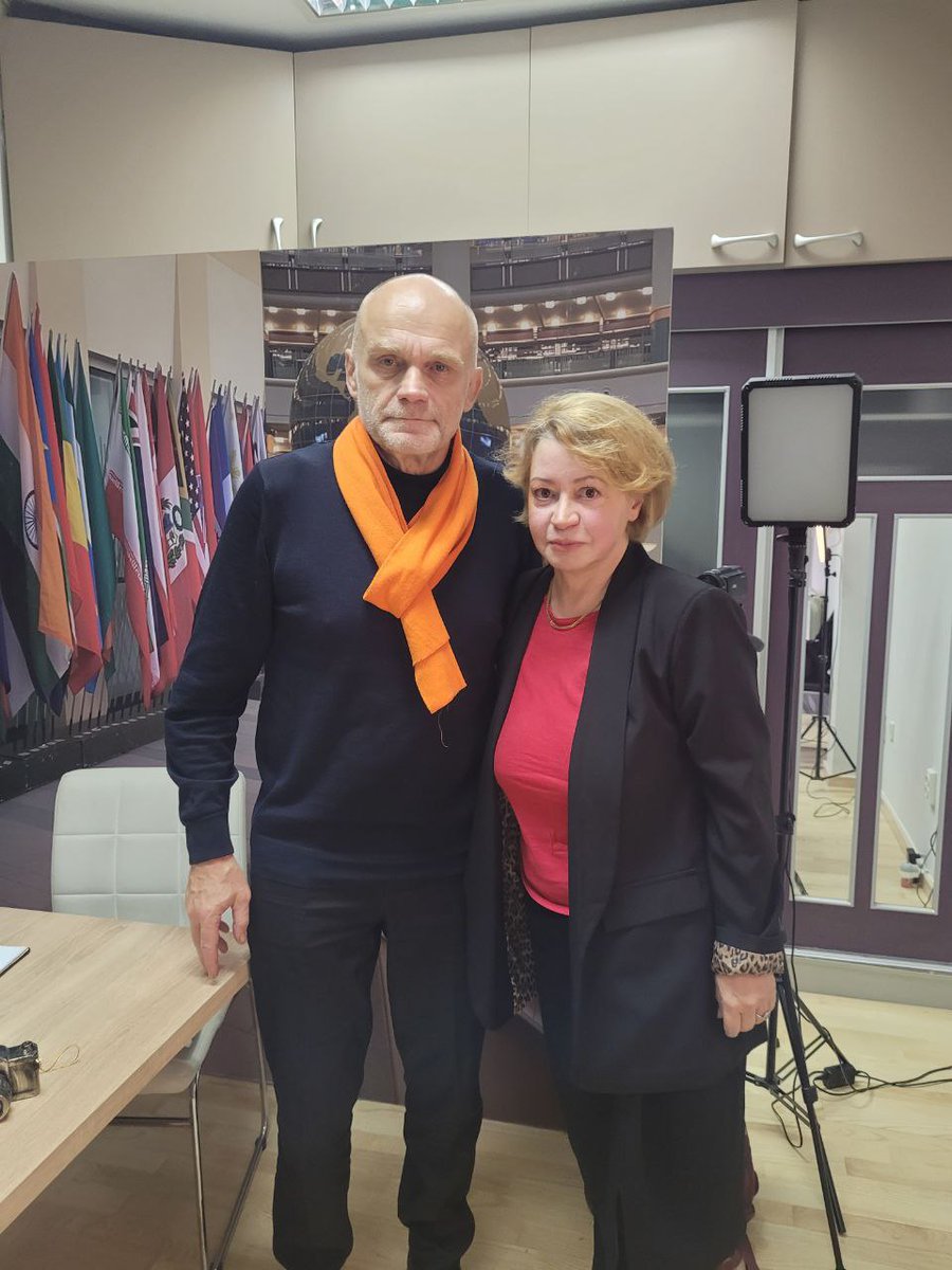 fpetitAN's tweet image. Avec Mila Aleckovic-Bataille, brillante universitaire franco-serbe, à la @B_S_C_org. Débats de très haute tenue sur des thèmes aussi importants que la démocratie dans les #Balkans, les enjeux sécuritaires ou encore l&apos;Europe 🇪🇺. Bravo @srdjancvijic pour ce travail remarquable !