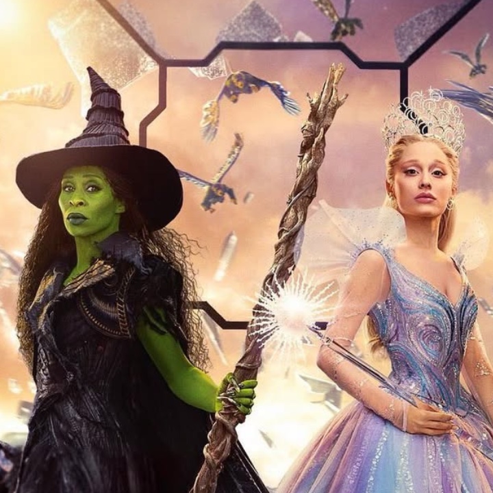 bchartsnet's tweet image. The Telegraph faz a casa cair em Oz e dá nota 20 para Wicked: For Good.

“Ariana Grande está dolorosamente engessada na irritante sequência. Erivo é um pouco melhor mas a amizade tensa entre as duas soa falsa”.