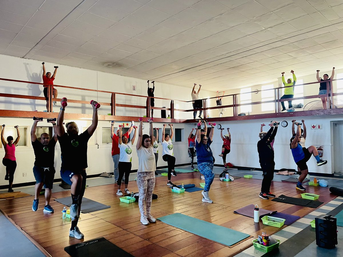 ddjtraining's tweet image. Evening FITCLUB 🔥
There’s nothing like ending the day with good energy, good people, and a powerful workout. The atmosphere is always electric and everyone shows up ready to give their best. Proud of this community — every session just keeps getting better! 💚🏋🏽‍♂️