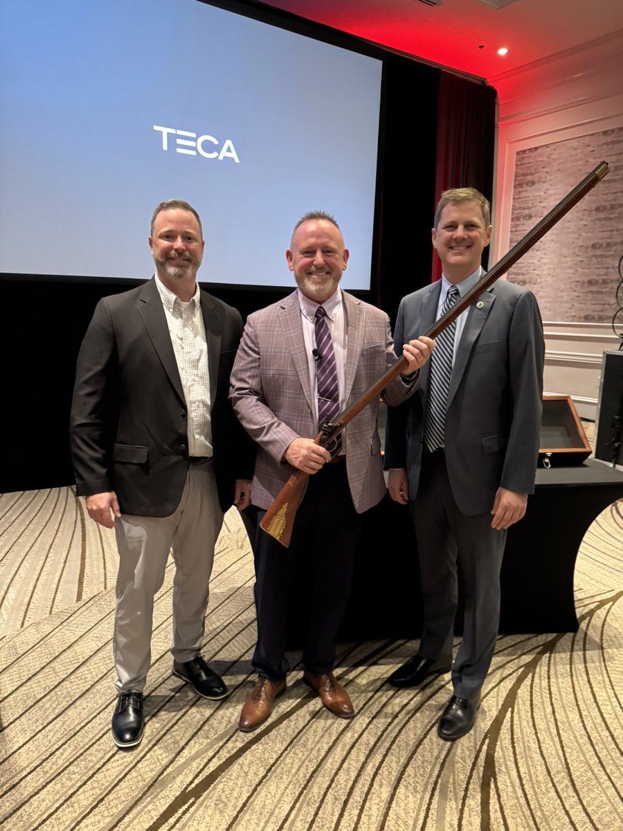 TNELECTRIC's tweet image. Capt. Wilmore was given the True Tennessean award by @theTNmagazine for his embodiment of the Volunteer spirit. 

#TECA25AM