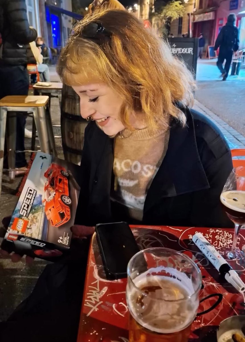 Happy car couple 🤧