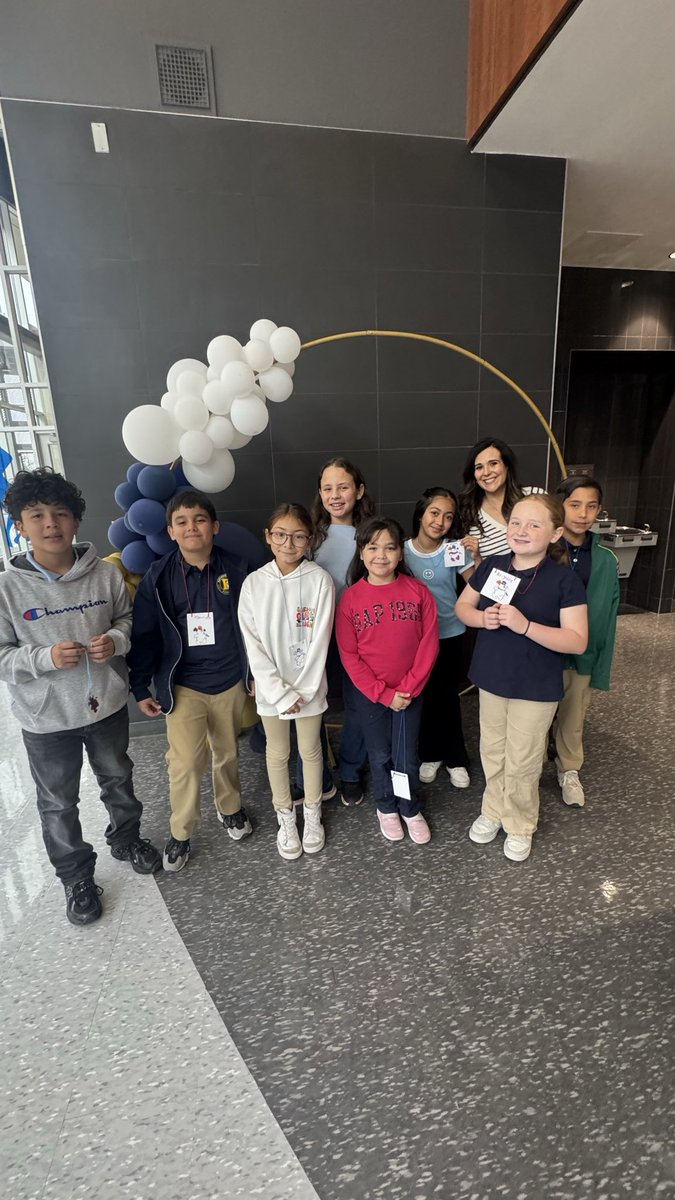 MNSerrano86's tweet image. @EsHeight Studnet Ambassadors had a great time learning and growing thanks to  @EastwoodHQ  amazing studnet Council Leadership Workshop!  💙💛 We are leaving feeling inspired &amp;amp; motivated! 💪