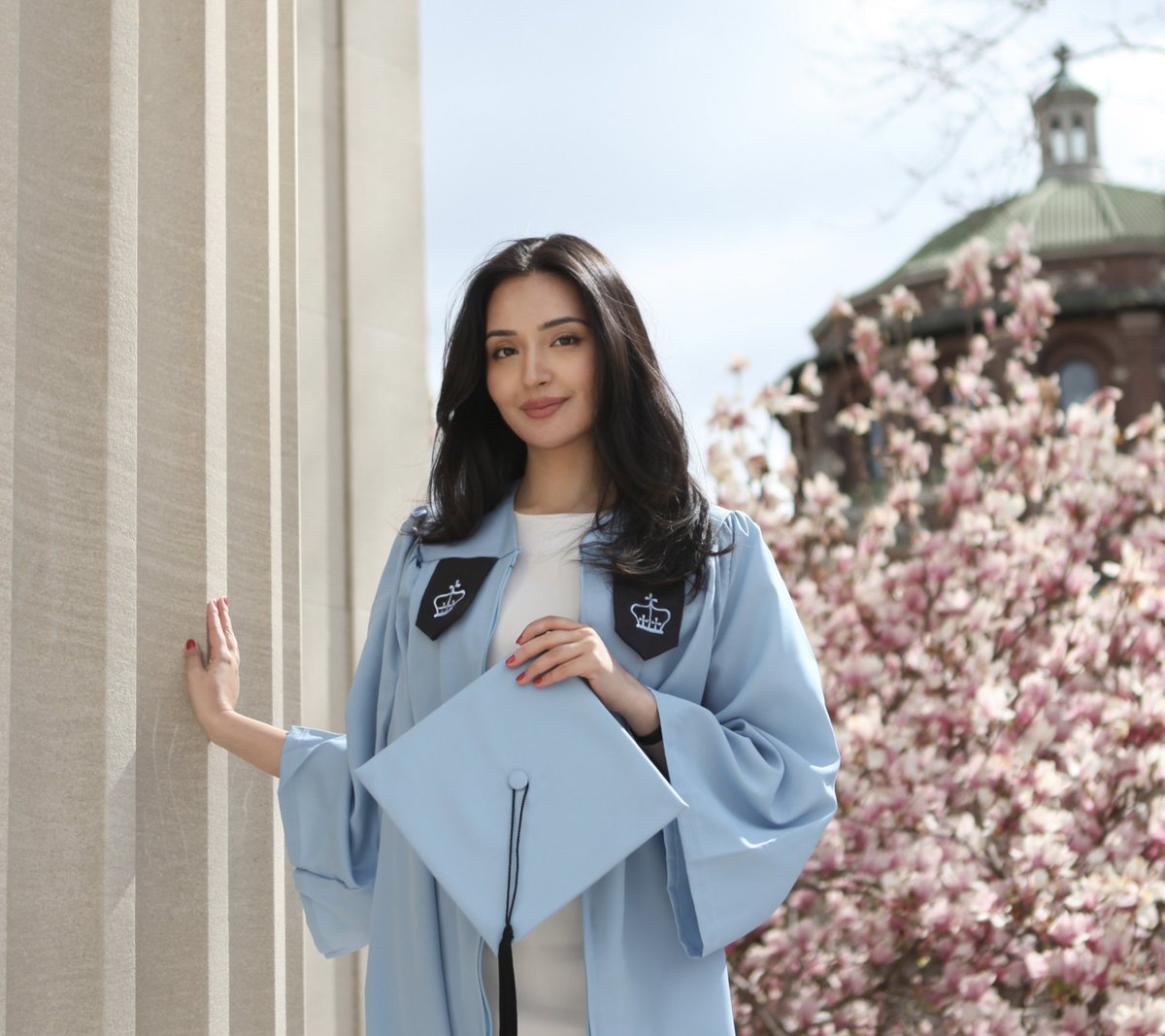 SaraWahedi's tweet image. Ivy League and Oxford. Double degrees on that chick.