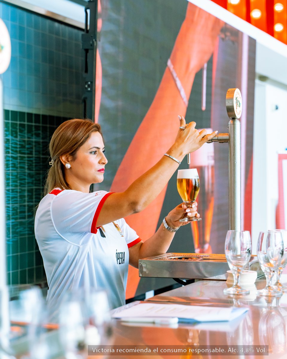 CervezaVictoria's tweet image. 🎉 De 466 participantes, 16 finalistas brillaron en la final del IV Concurso de Tiraje de Cervezas Victoria.

🏆 Campeón: Alberto Torreblanca (La Pera, Málaga). 🥈 Sergio Alcalá (Albalá, Cádiz).
🥉 Rafael García (Bar el Paso, Córdoba).

💛 ¡Felicidades!