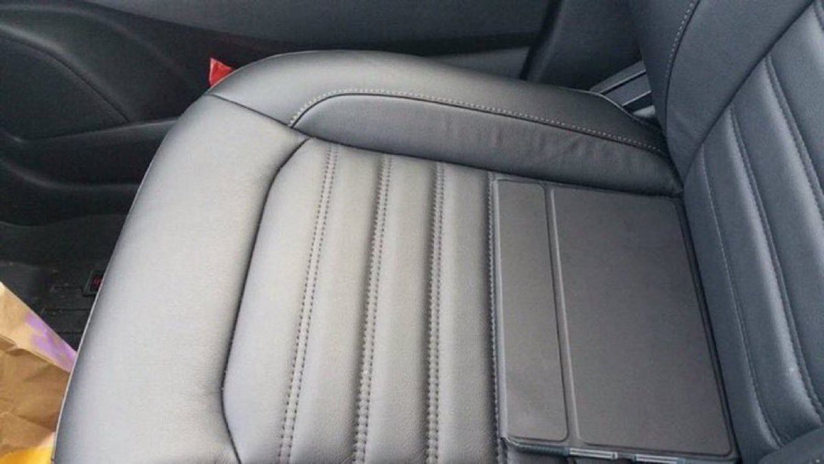 avoidantlovers's tweet image. I took salvia and spent 300 years as an iPad😭😭