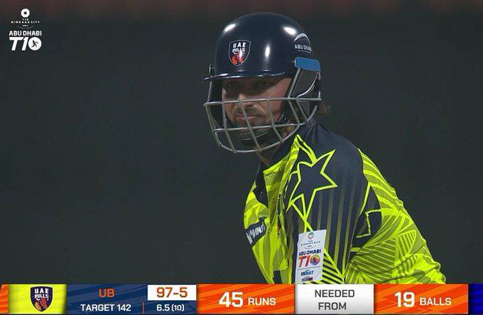 BleedingRCB's tweet image. David gave it his all, but still couldn’t catch it. 59(29)*

#TimDavid #CricketTwitter