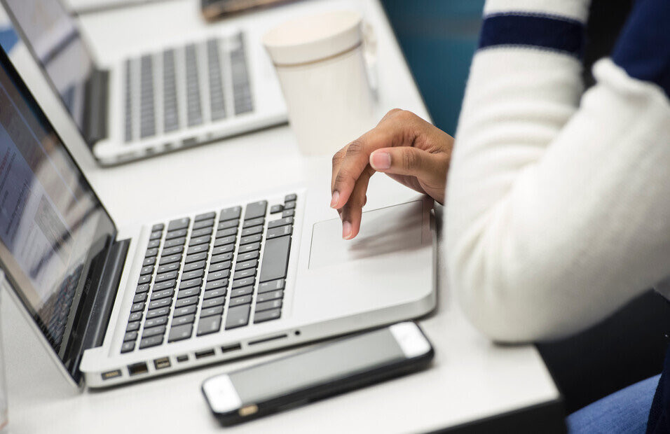 PittPre's tweet image. This time of year can be extremely stressful, so the @PittTweet is aiming take some of that stress off

Join the counseling center virtually on 11/20 2-3p for Ask a Therapist  

Register: calendar.pitt.edu/event/ask-a-th…

@upittcomm @PittHealthSci @PittProvost @PittStudents @PittPre