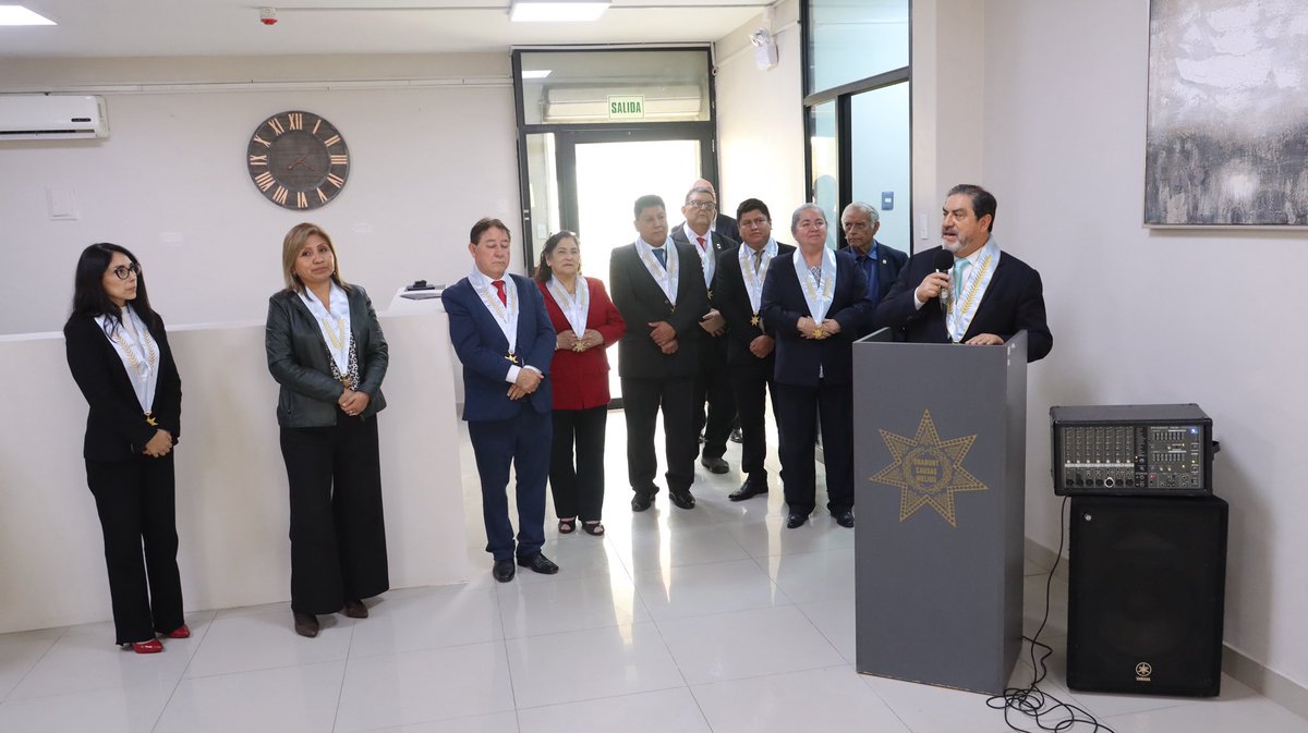CALPERUOFICIAL's tweet image. 🔵 #NotaDePrensa | Colegio de Abogados de Lima Inaugura Moderna Sala de Coworking en la Sede Lima Norte

El Colegio de Abogados de Lima inauguró la nueva Sala de Coworking y Sala de Directorio en la Sede San Héctor – Lima Norte, un espacio moderno, funcional y completamente…