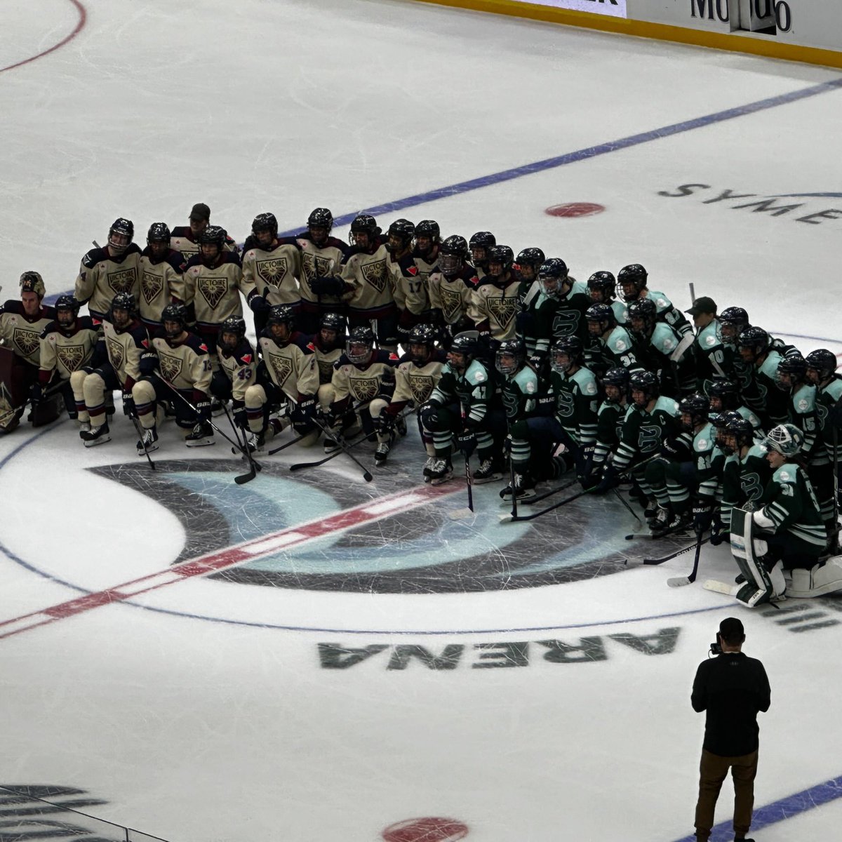 AlisonL's tweet image. It’s been magical to witness every step of professional women’s hockey taking hold in Seattle! I couldn’t be more honored and excited to be part of @thepwhlofficial’s broadcast team for the 2025-26 Season! Schedule ⬇️ 🏒