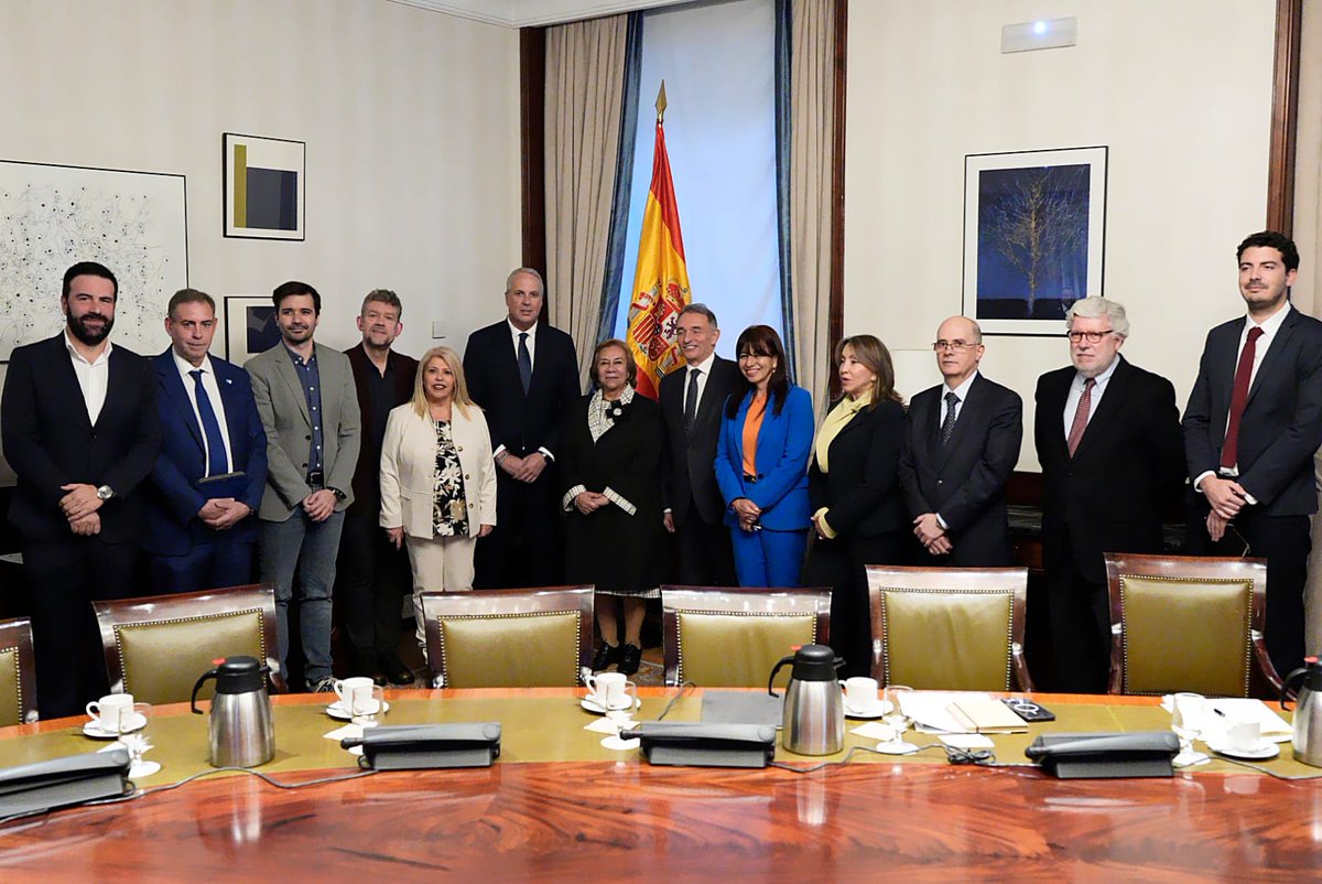 CancilleriaCol's tweet image. La Canciller @ryvillavicencio se reunió con la Comisión de Asuntos Exteriores del Congreso de España, reafirmando la solidez de la relación bilateral y la visión compartida frente a desafíos globales como el cambio climático, la digitalización inclusiva y la defensa del…