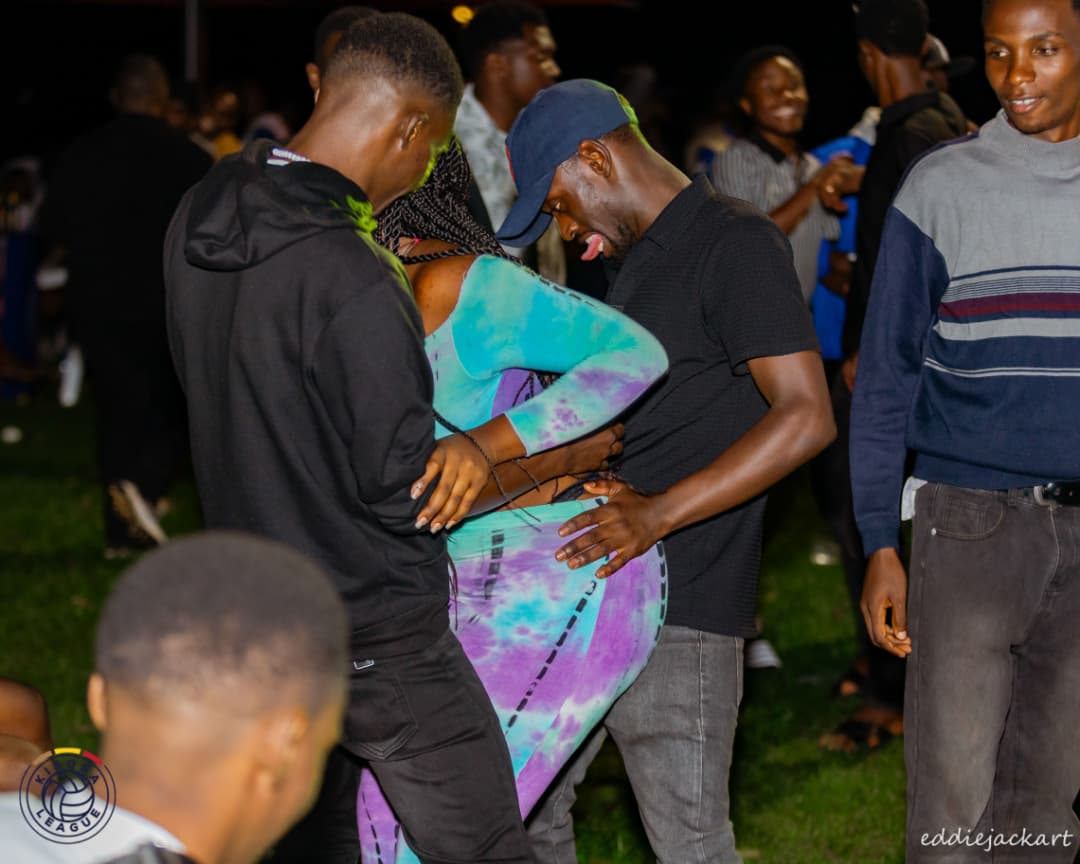 A_leaguestroll's tweet image. Ebyavude ku KISOBA League finale at the beach 😂🤣