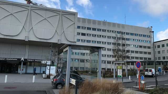 Tajmaat_Service's tweet image. 🇧🇪 FLASH - Une femme de 40 ans, d’origine Marocaine, qui s’est présentée à l’hôpital @UZBrussel après une hémorragie liée à une fausse couche, a été refoulée par l’établissement.

Les médecins n’ayant pas pris au sérieux l’intensité de ses douleurs, elle a été victime du «…