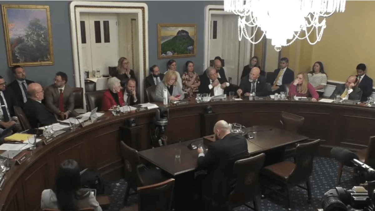 RevTranscripts's tweet image. The House Rules Committee holds a hearing on pending legislation to release the Epstein files. Read the transcript here. rev.com/transcripts/ep…