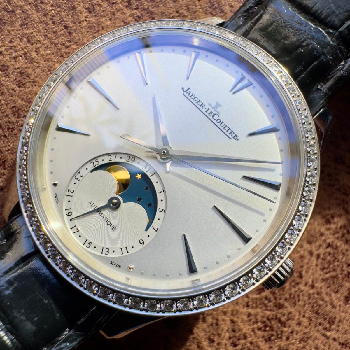 Element_iN_Time's tweet image. Moonlight, diamonds, and perfect timing
34mm JLC Master Ultra Thin Moon

elementintime.com/products/34mm-…