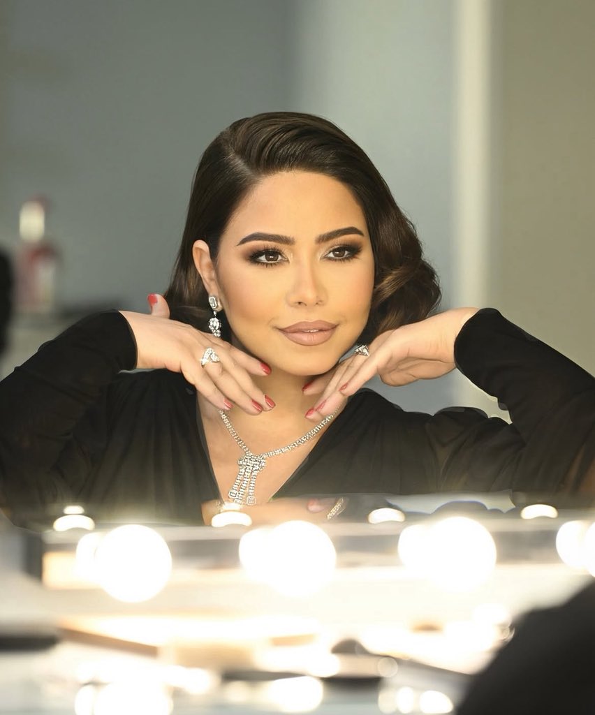 في حاجه غلط ومش مفهومة… شيرين اختفت فجأة، ومبقاش ليها أي أثر واللي زوّد قلقي إن وصلّي خبر من ناس مقرّبين ليها إنهم فعلاً ملقوهاش وبيدوروا عليها ومش عارفين راحت فين.
#شيرين_فين