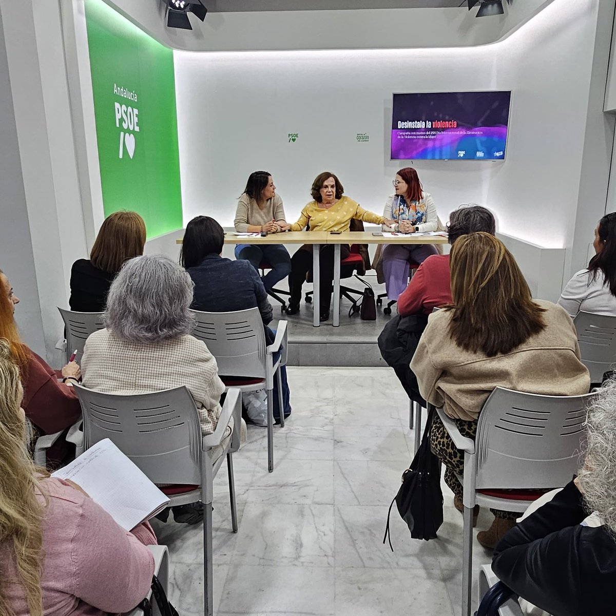 psoedesevilla's tweet image. 💜 Celebramos nuestro Consejo de la Mujer, enmarcado en los días previos al #25N, una fecha de reivindicación para las y los socialistas.

El PSOE es el partido de los avances y los derechos. Seguiremos combatiendo la #ViolenciaMachista para conquistar una sociedad más libre.…