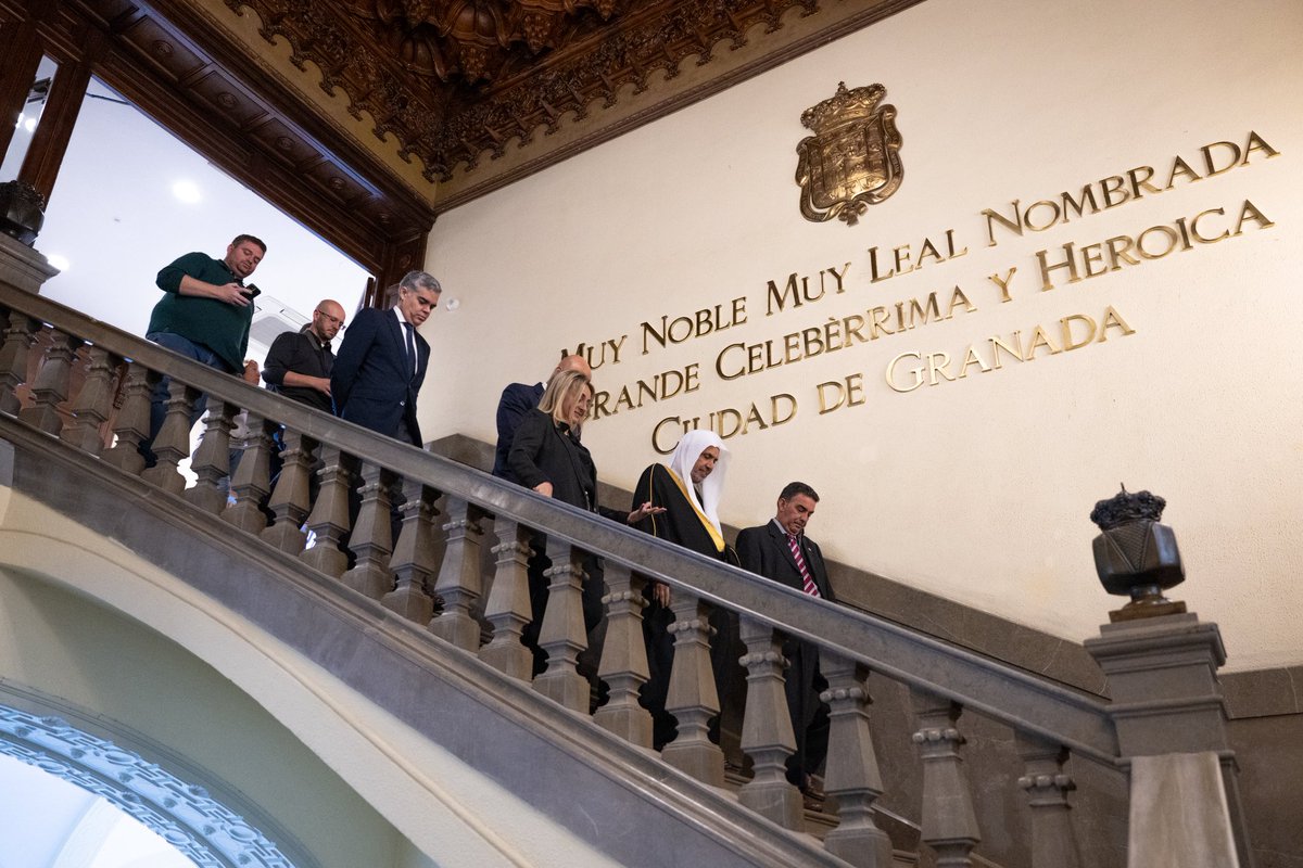 MWLOrg_en's tweet image. H.E. Sheikh Dr. #MohammedAlissa @MhmdAlissa, Secretary-General of the Muslim World League (MWL) and Chairman of the Organization of Muslim Scholars, met with Ms. Maria Francisca Carazo Villalonga, Mayor of Granada, at the city hall.
During the meeting, several topics of mutual…