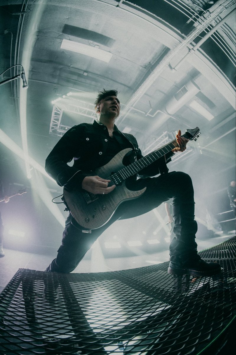 Pop Evil tweet media