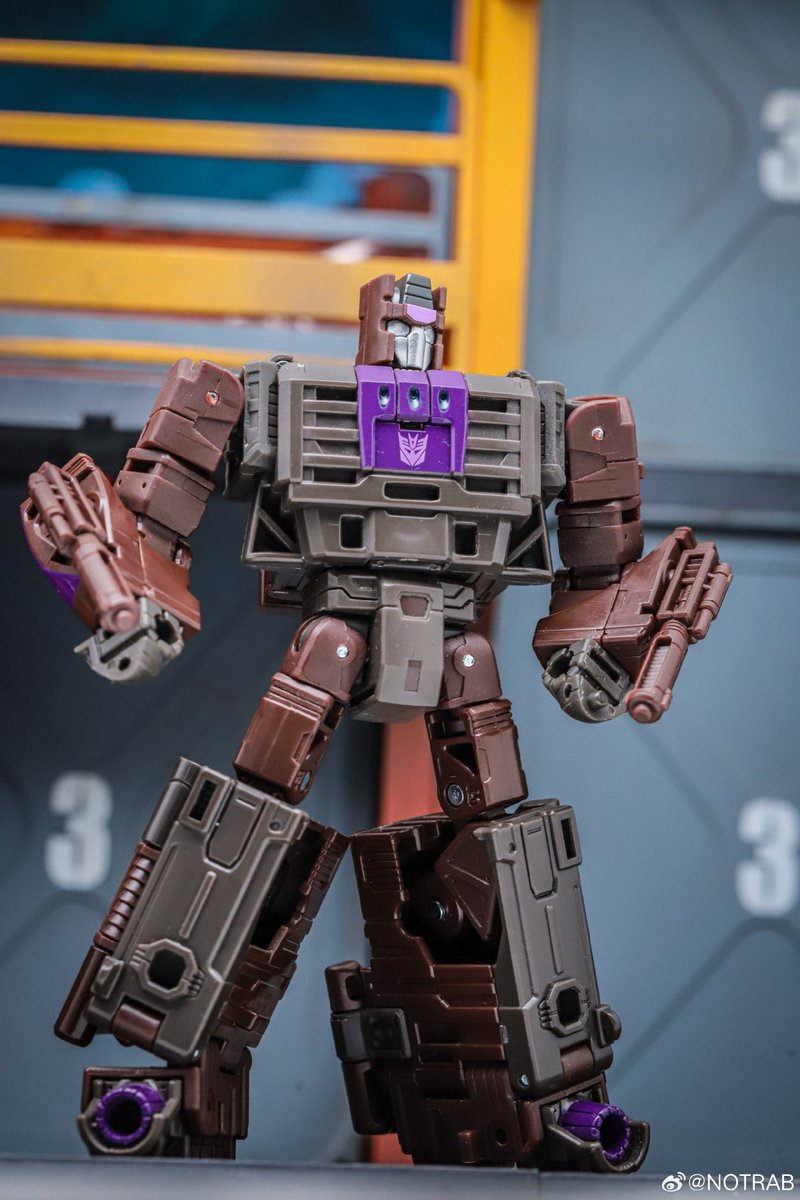 TransformersHQ1's tweet image. A look at Age of the Primes [Deluxe Class] Blast Off!

📸: NOTRAB (Weibo)

#Transformers #BlastOff #Hasbro