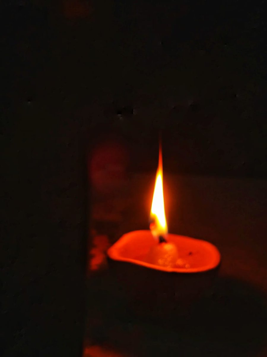 Realabhijeet2's tweet image. रात तो 
वक़्त की पाबंद है 
ढल जाएगी 
देखना ये है 
चराग़ों का 
सफ़र कितना है...

— रात_की_बात 
00:00

Peaceful Night Everyone!! 😴🌃 🌙
#शुभ_रात्रि 
#GoodNightX