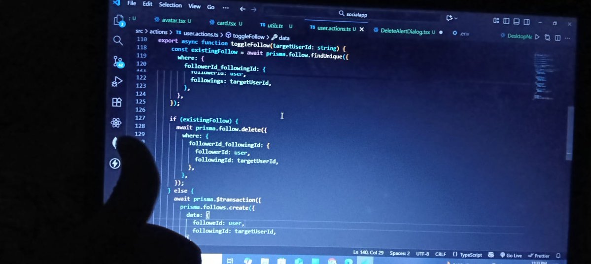 rohitrikame88's tweet image. Next.js + a full-stack social app — follows, likes, comments. 
 #Nextjs #JavaScript #BuildInPublic