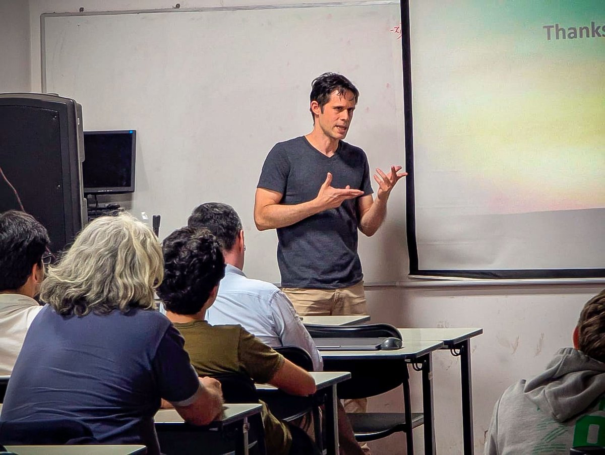 Universidad Politécnica Taiwán Paraguay tweet media