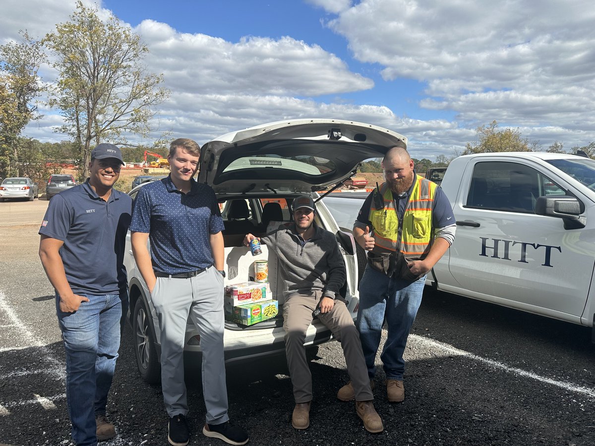 HITTContracting's tweet image. 23,439 lbs of food donated. 13 jobsites. One incredible team. 💪

Our mission critical team doubled last year’s donations for the @loudounhunger Relief Foundation — proving that when we work together, we&apos;re #IgnitingProgress.