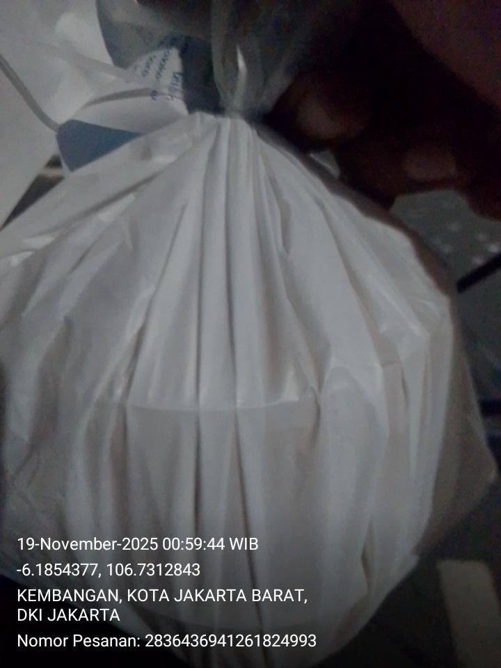 chocxpieez's tweet photo. akhirnya gue make sure, keliling sampe depan manatau ketuker, TERNYATA zonk… pls @ShopeeID bantuannya dong zzzz, manatau ada yg sama driver nya… https://t.co/9ZnP2LkpfU