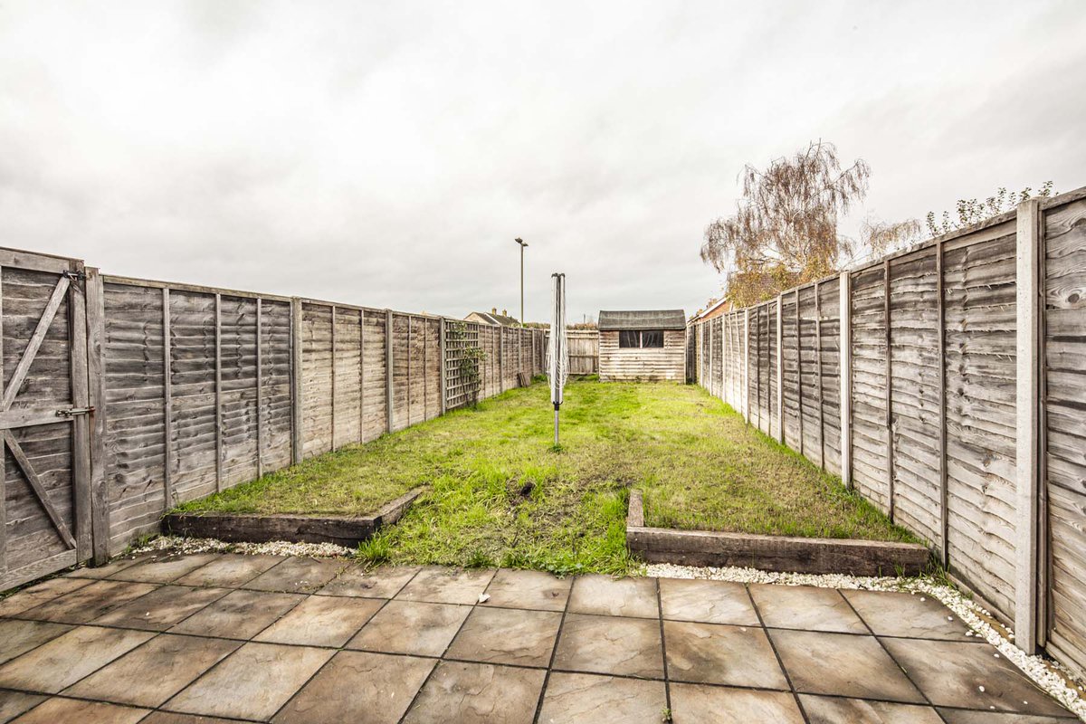 A refurbished end of terrace 3 bedroom house with private garden and garage, located close to the centre of this bustling town and River Thames. £1,795 pcm, Oxfordshire, #OpeningNewDoors #Property #EstateAgent #Lettings #RealEstate warmingham.com/me/propertylin…