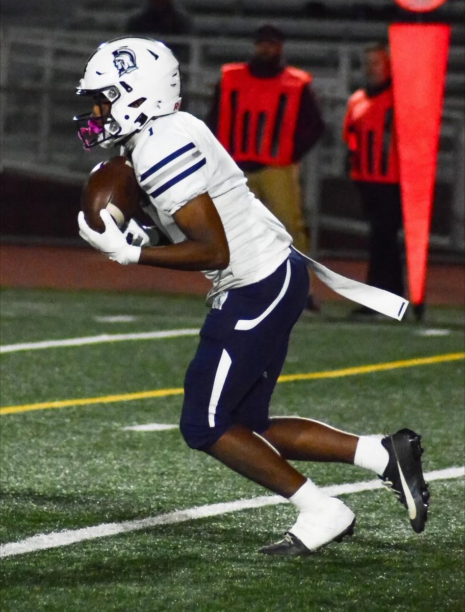 2Vontes's tweet image. 56 Receptions, 701 Yards, 7 Touchdowns
 Senior season highlights hudl.com/v/2T9H0D